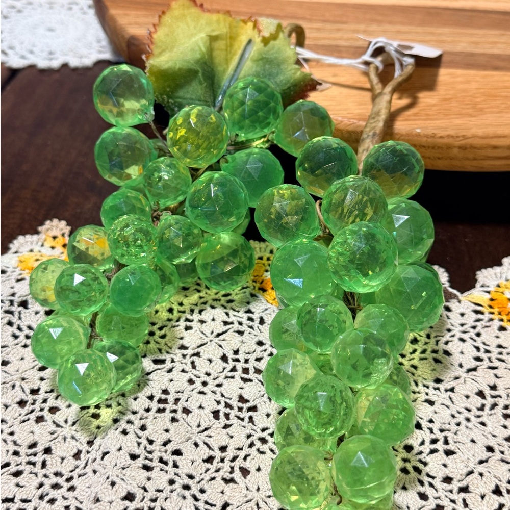 Crystal-Look Faux Grapes in Bright Green